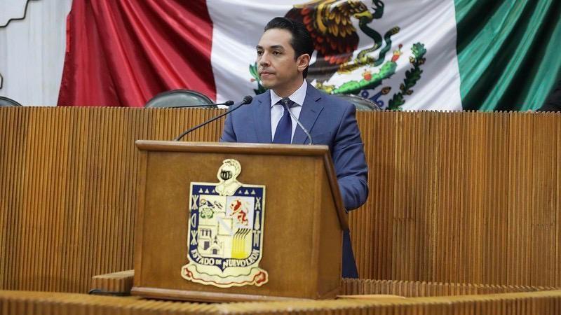 El diputado local, Daniel Omar González Garza habla sobre la comparecencia de Sofíaleticia Morales. Foto. Armando Galicia