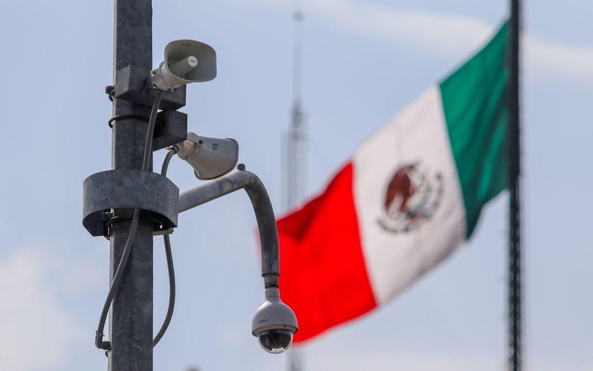 En dicho simulacro pueden participar cualquier persona que se encuentre en su casa, negocio, oficina, escuela o trabajo, lo que se tiene que hacer es desalojar el inmueble. Foto: AristeguiNoticias.