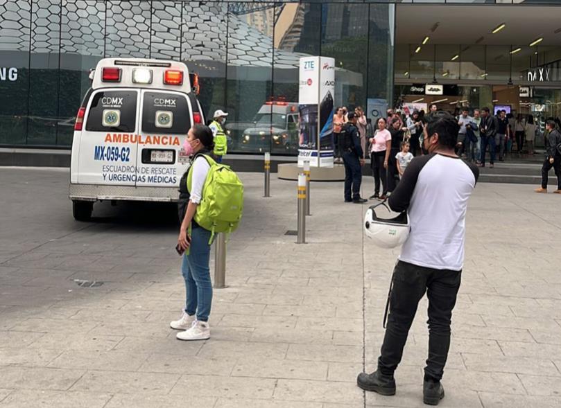 Movilización policiaca tras balacera en Plaza Carso. Foto: Ramón Ramírez