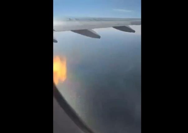 Graban explosión del motor de un avión en pleno vuelo