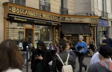 “Emily en París” causa aglomeración de turistas en Francia