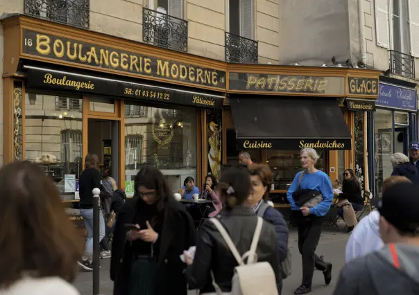 “Emily en París” causa aglomeración de turistas en Francia