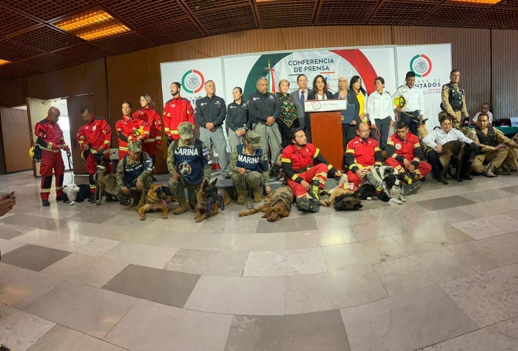 El premio reconoce su labor de apoyo a la población en situaciones de riesgo y emergencia. Foto: Raymundo Elizalde.