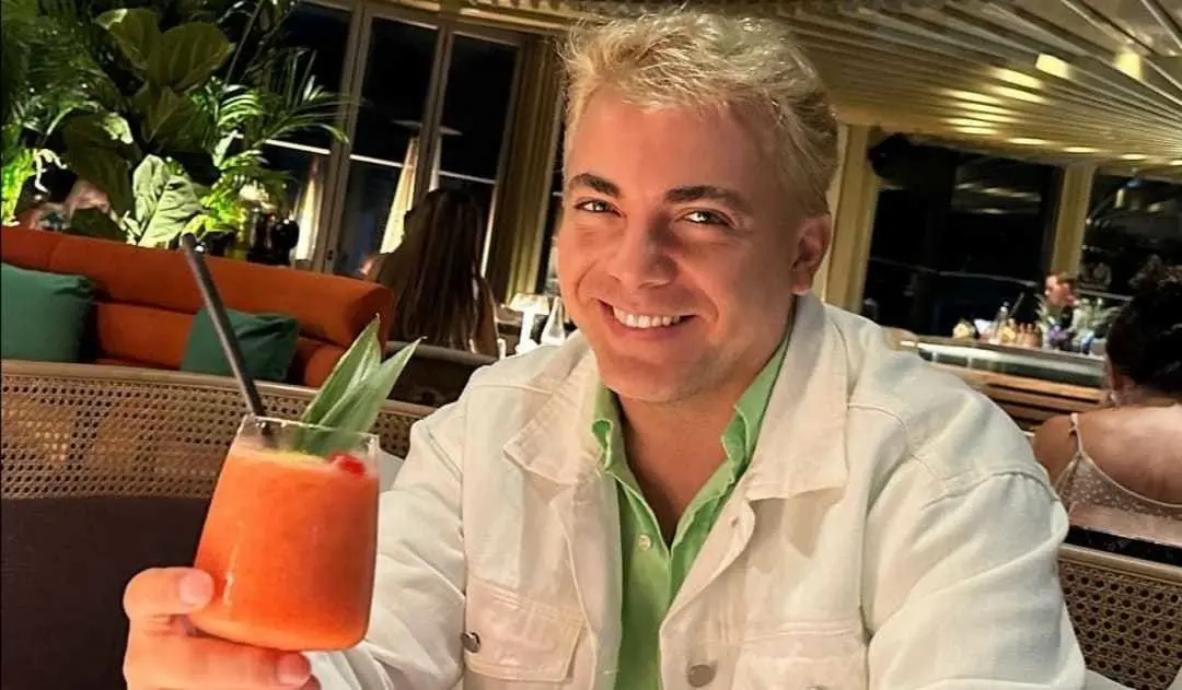 Cristian Castro no tuvo tapujo en mostrar su cuerpo a los asistentes. Foto: Instagram