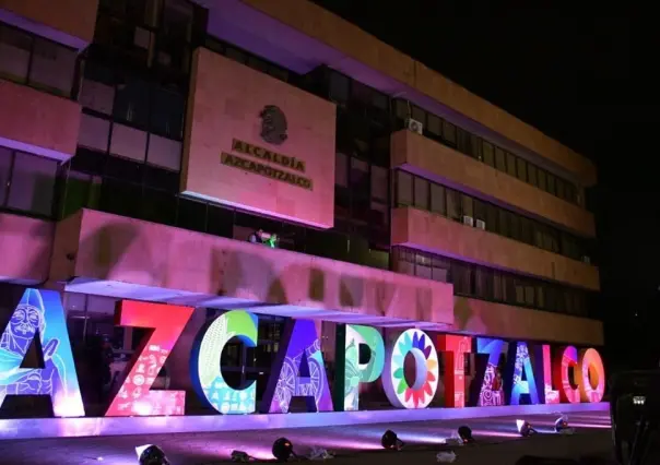 Inauguran Letras Monumentales “Azcapotzalco” en la explanada de la demarcación