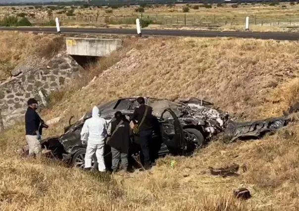 Dos muertos al volcar en la autopista Durango-Torreón