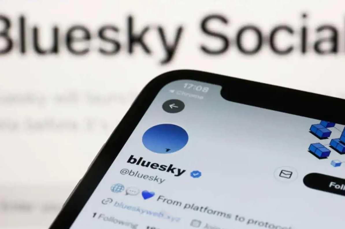 Bluesky es la nueva red social que aúna lo mejor de Twitter y Mastodon. Foto. Hipertextual