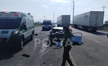 Choque frontal en Salinas Victoria deja un muerto y un lesionado