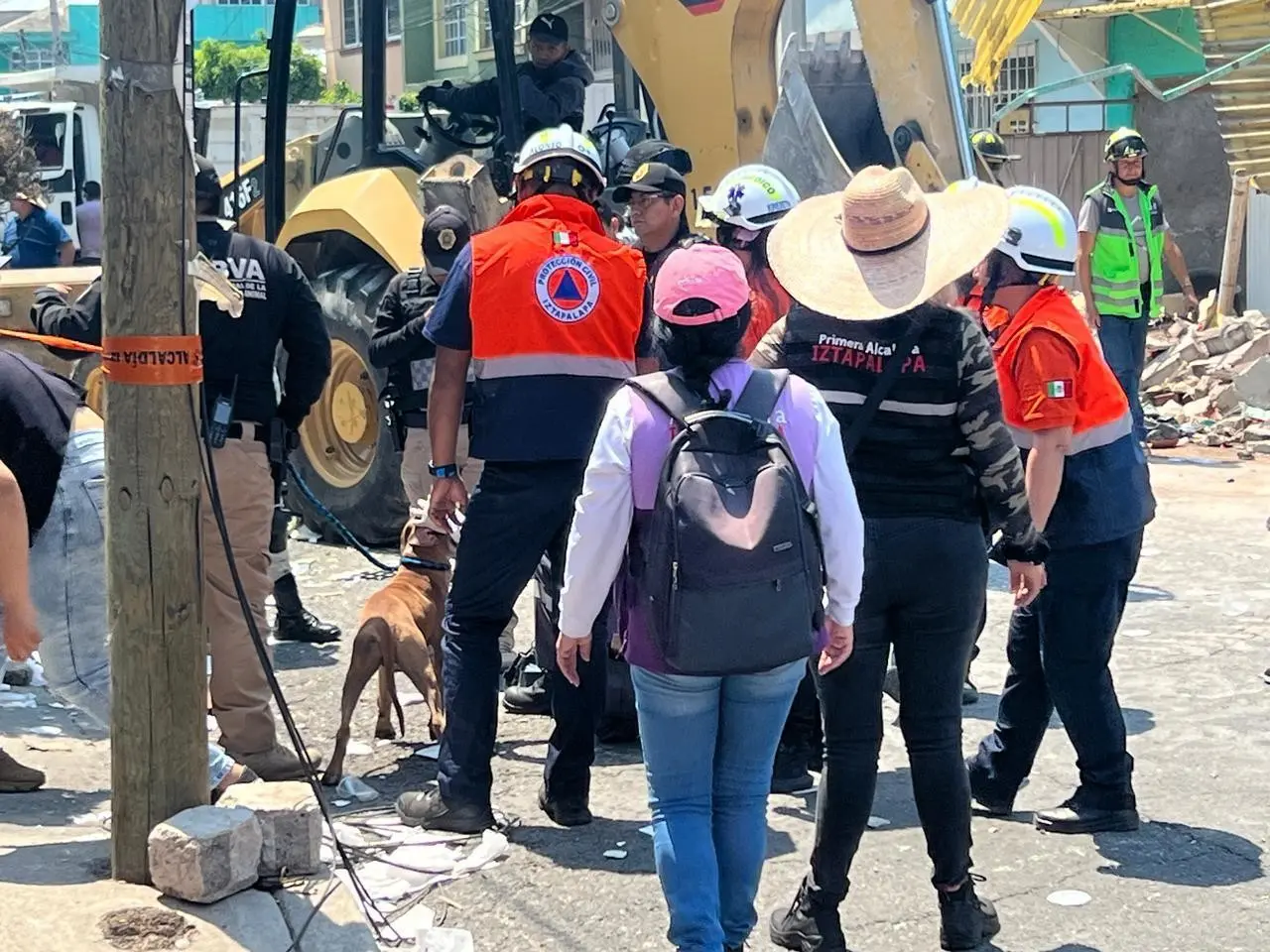 La Secretaria de Gestión Integral de Riegos y Protección Civil, evacuó de manera preventiva a poco más de cien personas. Foto: Ramón Ramírez.