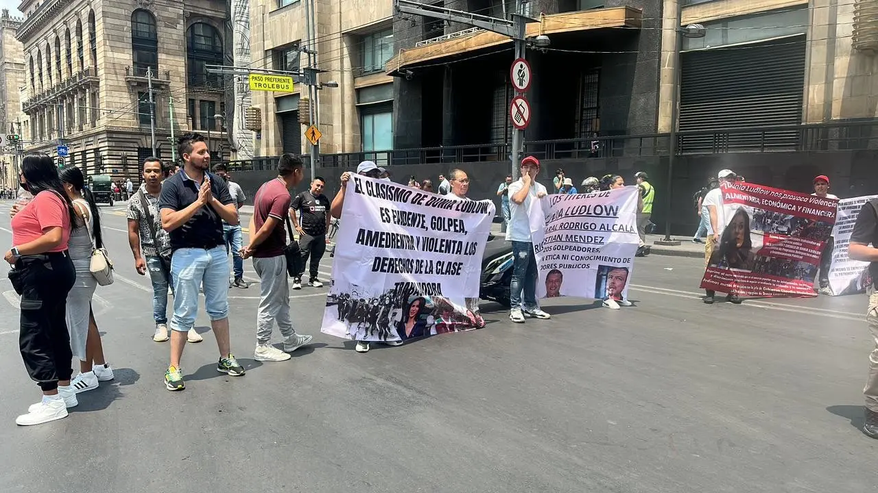 Exigen respeto a sus espacios de trabajo. Foto: Ramón Ramírez