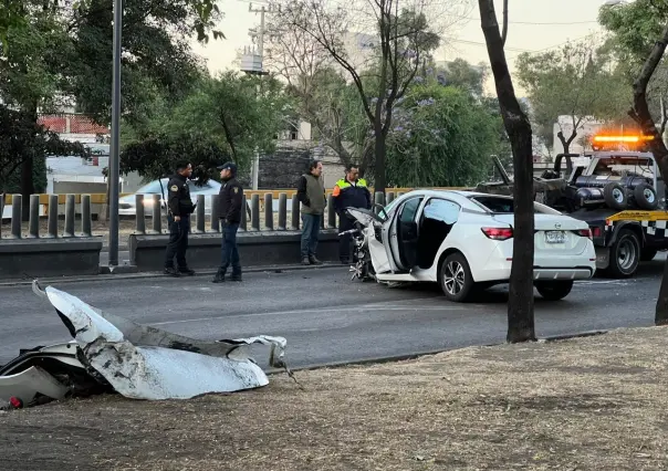 Muere pareja tras volcarse sobre Viaducto Tlalpan