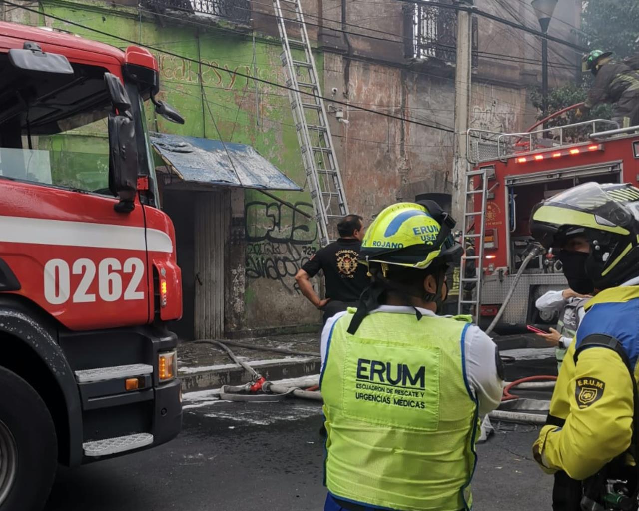 Incendio en bodega de plásticos. Foto: Iván Macías