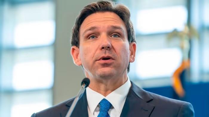 DeSantis está enzarzado en una batalla con Disney por una medida de Florida que prohíbe hablar en las aulas de sexualidad e identidad de género con niños pequeños. Foto: CNN.