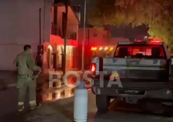 Intenta hombre quemar su casa intoxicado en Apodaca