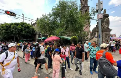 Celebran a San Judas Tadeo pocos feligreses en el templo de San Hipólito