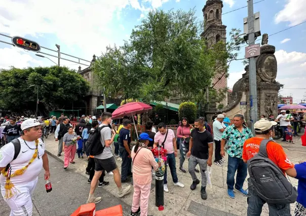 Celebran a San Judas Tadeo pocos feligreses en el templo de San Hipólito