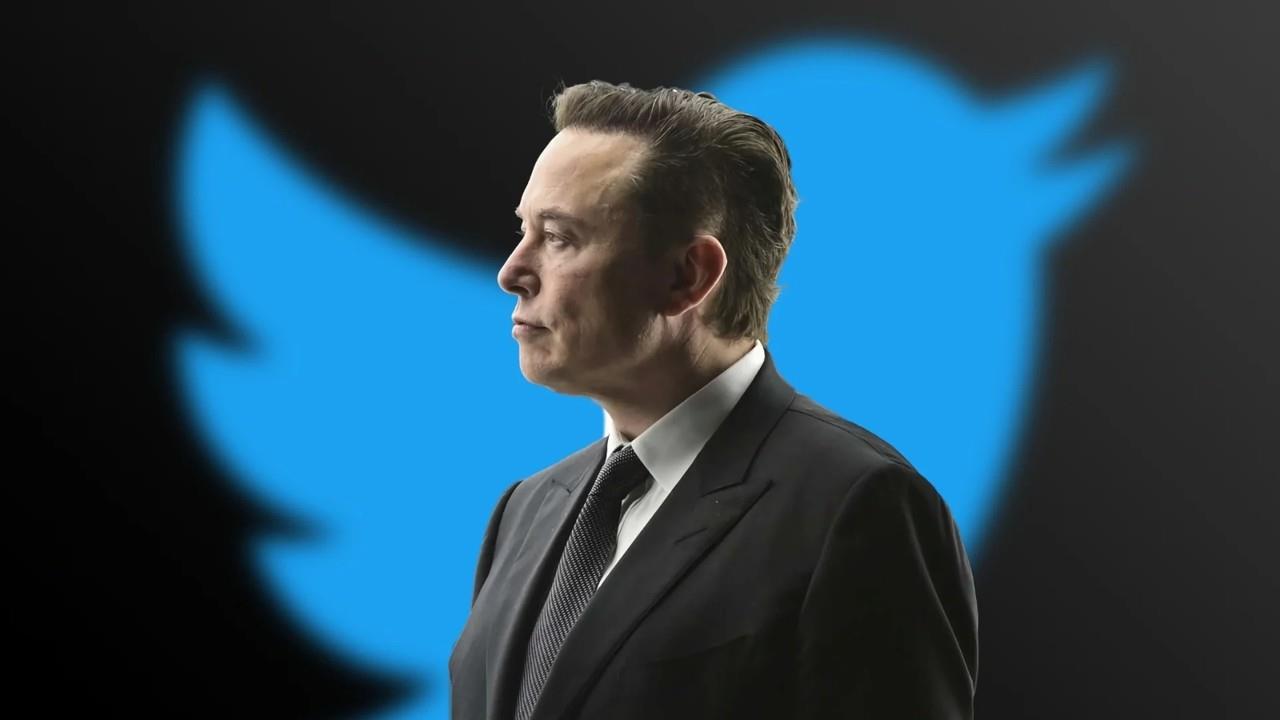 Desde que tomó las riendas de la red social en octubre, Musk no ha tardado en introducir una serie de cambios en los productos y la organización. Foto: Hipertextual.