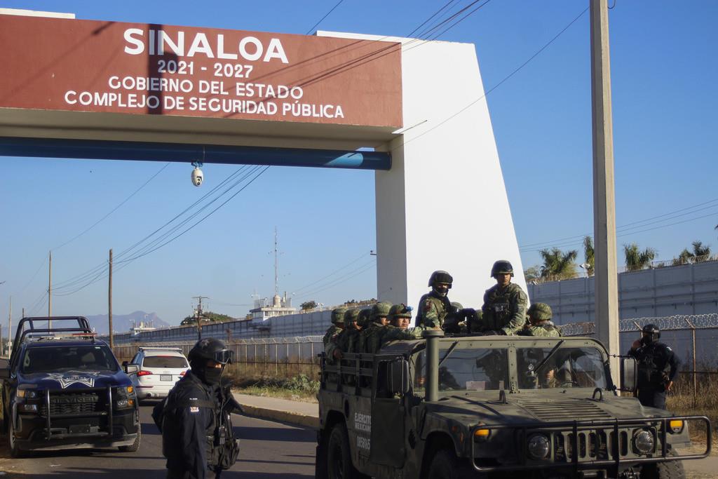 Después de que el gobierno detuvo a Ovidio Guzmán, hijo del capo mexicano Joaquín El Chapo Guzmán, lo que desató enfrentamientos mortales entre el ejército y presuntos miembros del Cártel de Sinaloa. (AP Foto/Martin Urista, archivo)