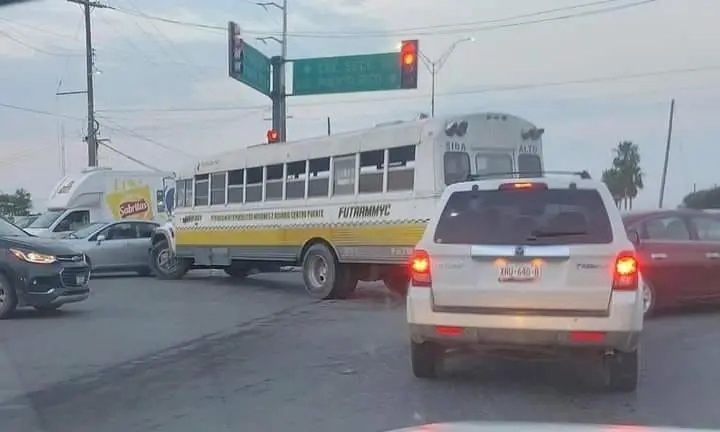 El transporte público se reporta suspendido en algunos sectores del municipio. Foto: Perla Reséndez