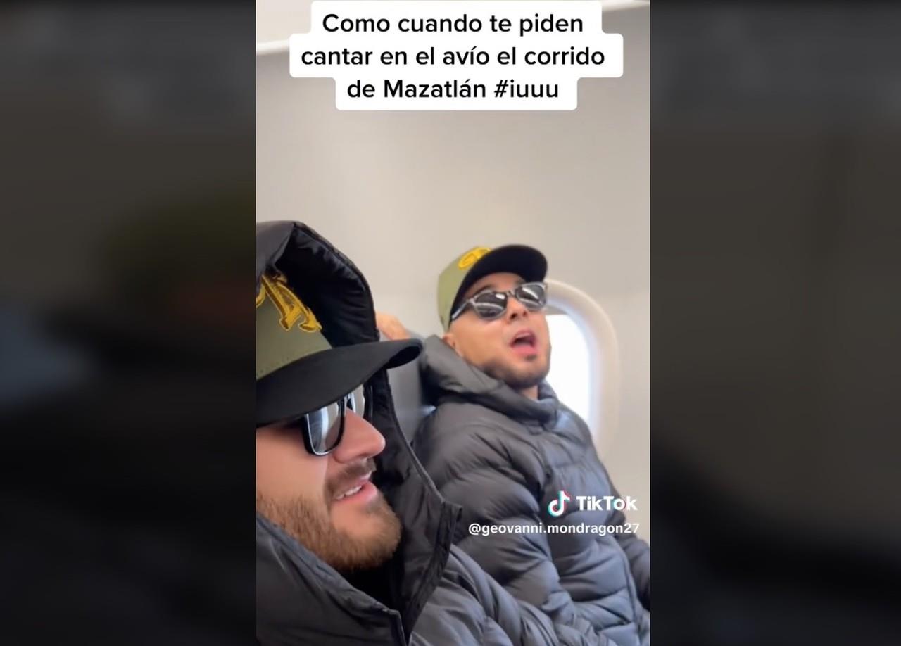 Por medio de TikTok, el vocalista de la agrupación Geovanni Mondragón compartió el video donde se aprecia a integrantes de la banda cantar a todo volumen el tema “El corrido de Mazatlán”. Foto: TikTok Geovanni. Mondragón27.