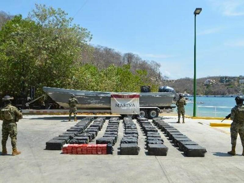 Asegura Marina dos toneladas de cocaína y detiene a 12 personas en Oaxaca