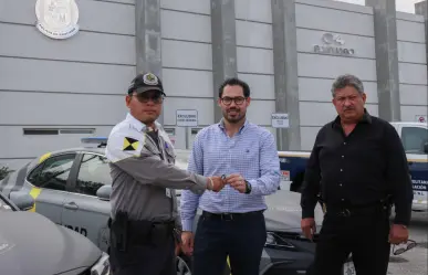 Refuerza David de la Peña seguridad pública de Santiago con nuevas unidades