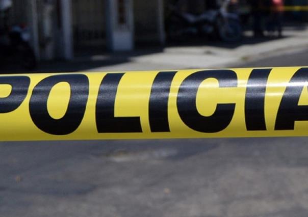 Mujer asesina a su esposo golpeador, ¡le entierra un zapapico en la cabeza!