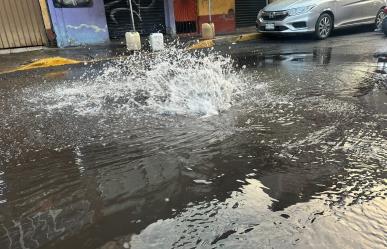 Vehículos pesados causan fractura en tubería de agua en Álvaro Obregón