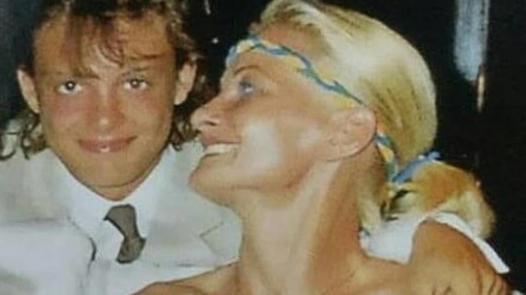 Recuerda Luis Miguel a Marcela Basteri en pleno Día de las Madres