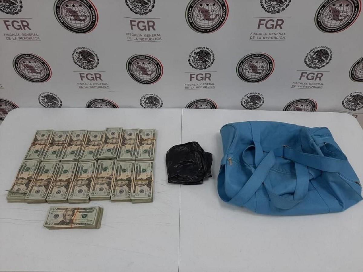 Detienen a hombre con 30 mil dólares en Galeana, Nuevo León