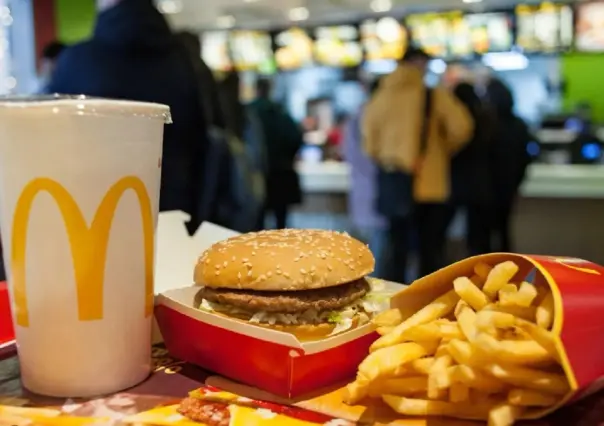Mujer empeña a su hija para pagar las hamburguesas de McDonalds