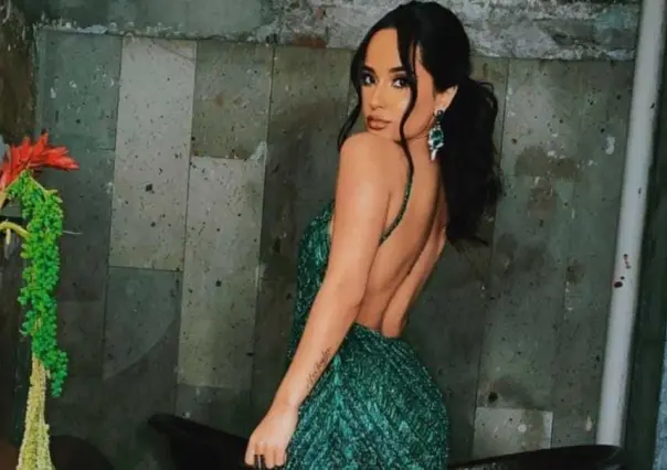 VIDEO: Entre caídos y ahorcados; Becky G desata caos en su llegada a México