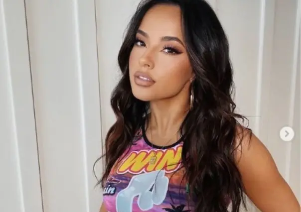 Becky G se defiende de ataques, tras zafarrancho en aeropuerto de CDMX