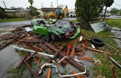 Tornado causa daños y una persona muere en Laguna Heights, Texas