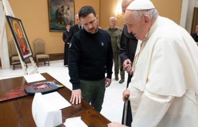 Zelenski se reune en privado con papa Francisco en el Vaticano