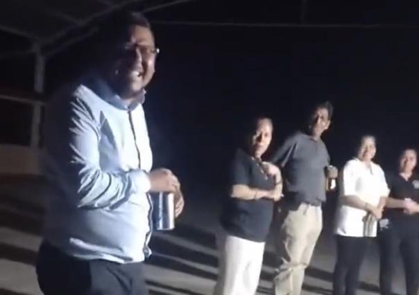 VIDEO: Cachan a maestros tomando bebidas alcohólicas en escuela de Morelia