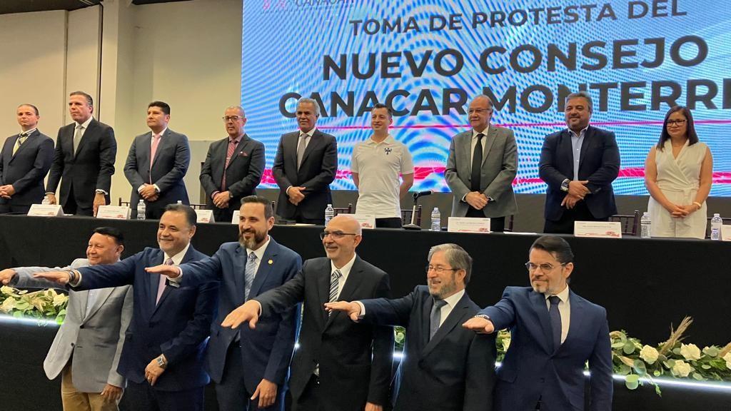 Al asistir a la inauguración Expo promovedores del Transporte y Logística, que se realizará en Cintermex los días 17,18 y 19 de mayo, y donde se le tomó protesta al nuevo consejo Monterrey. Foto: Armando Galicia