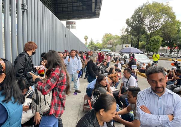 Fans de Luis Miguel acampan por boletos en Arena Ciudad de México