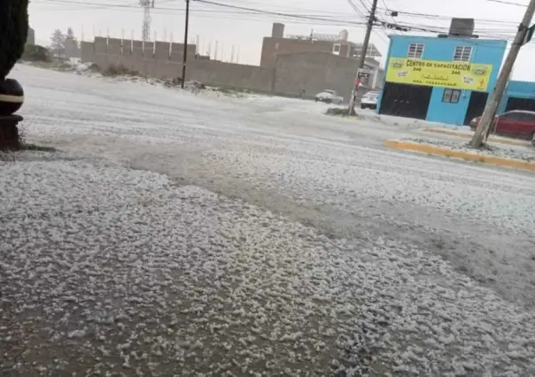 Azota granizada  a la capital mexiquense, Toluca se cubre de blanco