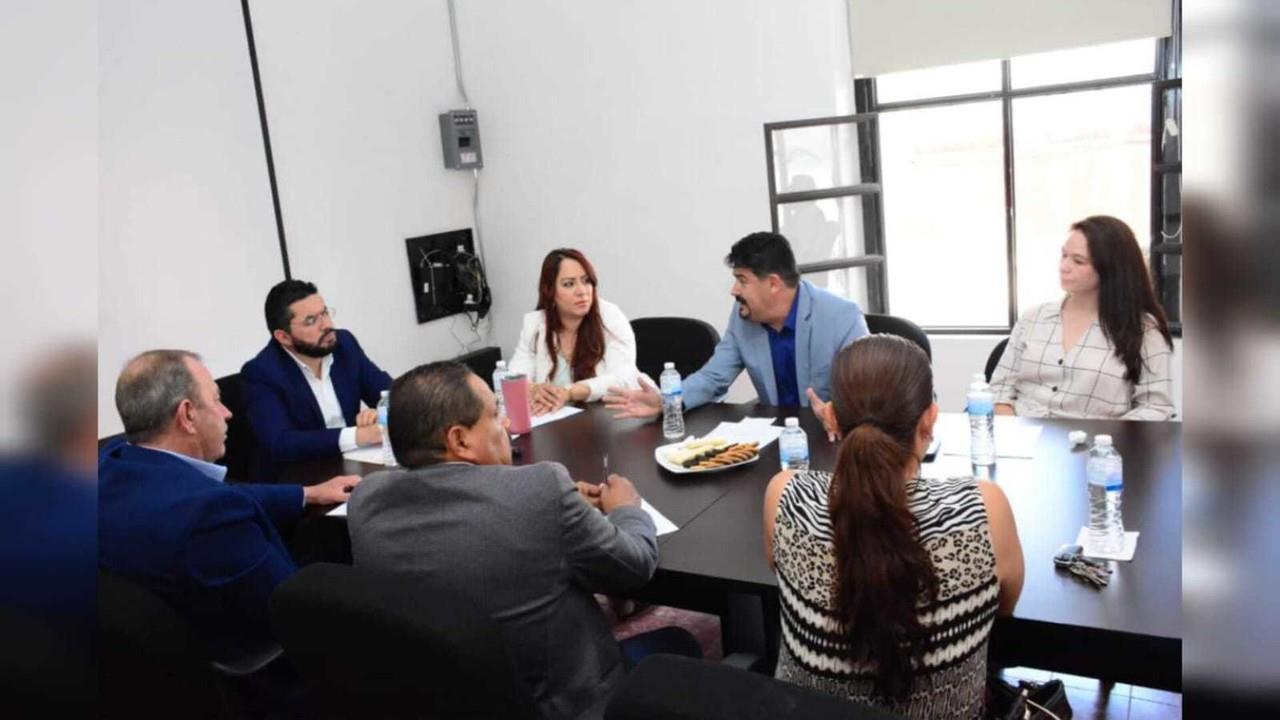 Diputados de Durango acuerdan trabajar junto con migrantes. Foto: Cortesía.