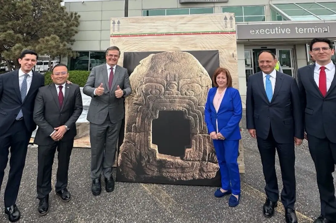 Para las autoridades, la pieza tiene gran relevancia debido a que arroja indicios sobre la cosmovisión de los olmecas, considerada la madre de las culturas en México. Foto: Especial.