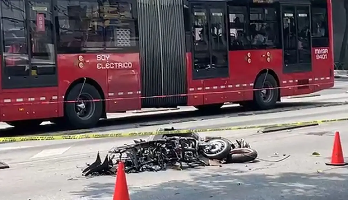 Muere motociclista embestido por trailero en la colonia Guerrero