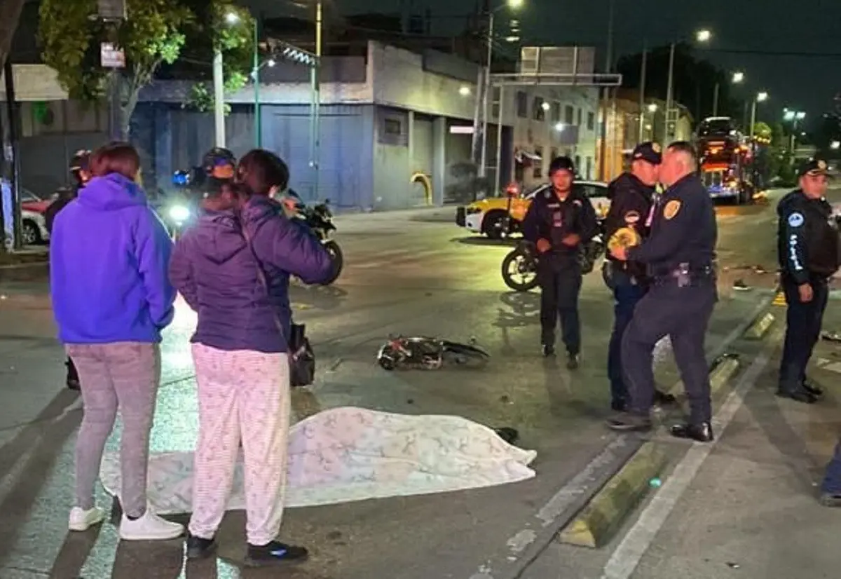 Muere motociclista embestido por trailero en la colonia Guerrero