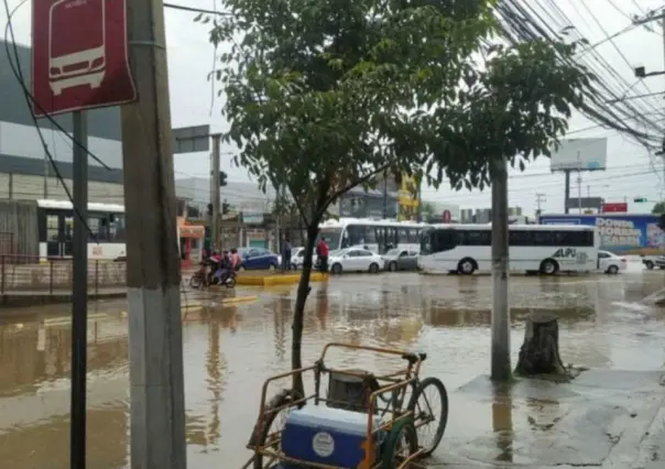 Queda Ecatepec bajo el agua; inundaciones afectan el Mexibús y Vía Morelos