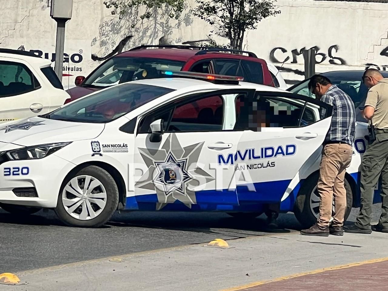 Tras protagonizar el percance, el presunto responsable paró la marcha de su coche y espero a que llegaran las autoridades. Foto: Raymundo Elizalde.