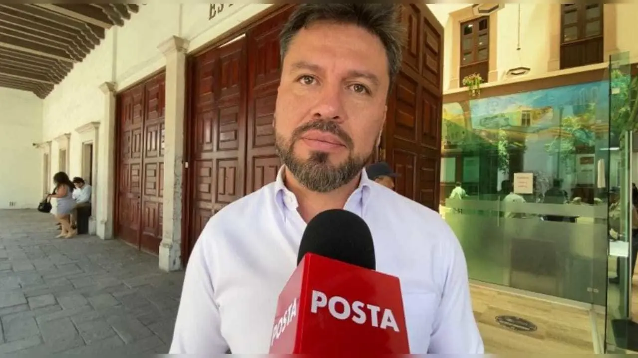 El presidente de la CMIC, Raúl Nevárez Montelongo, aclaró que por ley no se puede impedir la participación de empresas foráneas. Foto: Aida Campos