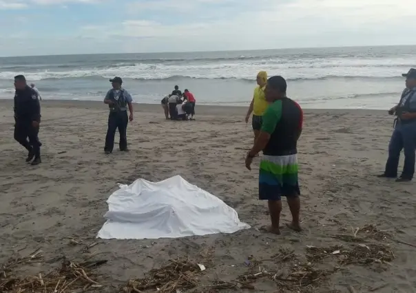 Muere ahogada turista rumana en playa de Oaxaca