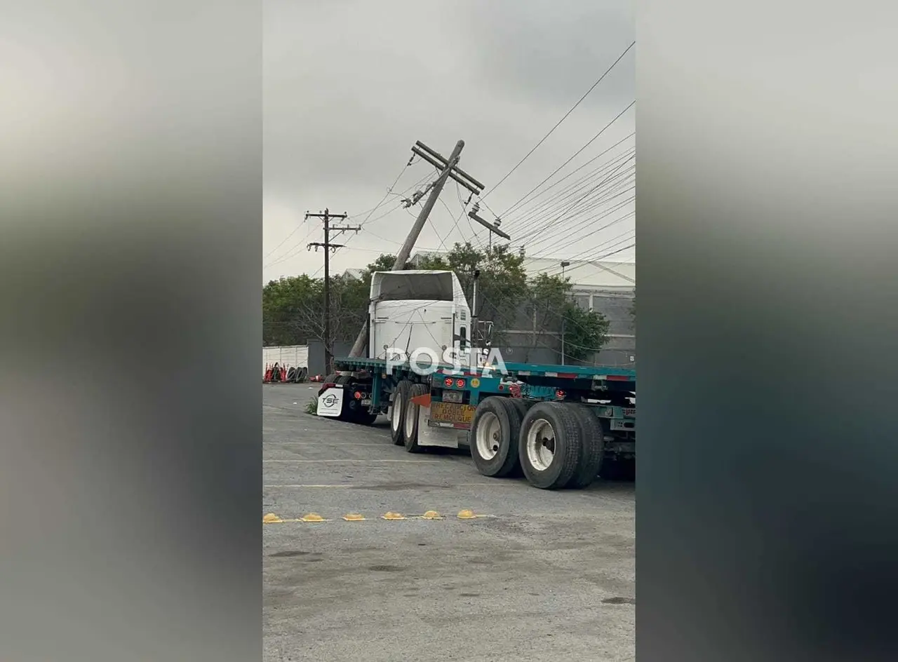 El incidente ocurrió cerca de las sobre la calle Ejército Mexicano en la colonia Casa Bella. Foto: Raymundo Elizalde.