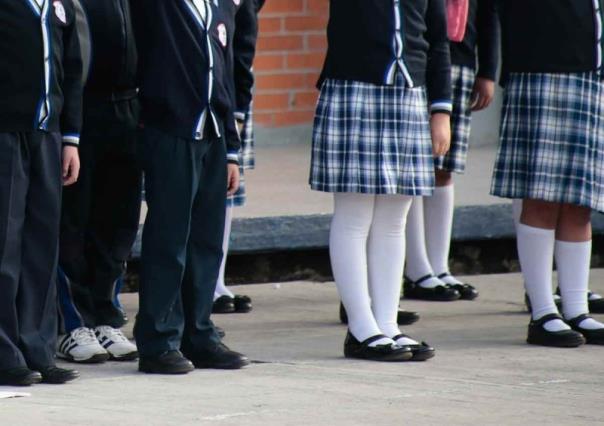 Aprueban uniforme neutro: niñas y niños podrán elegir entre falda o pantalón