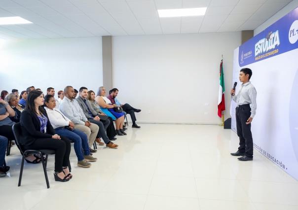 ¡Gobierno de Pesquería motiva a los jóvenes! Entregan 5 becas al extranjero